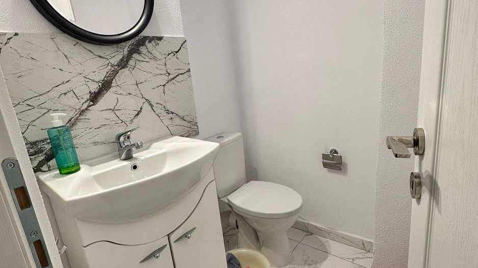 Apartament cu 3 camere in bloc reabilitat termic - Poză 10