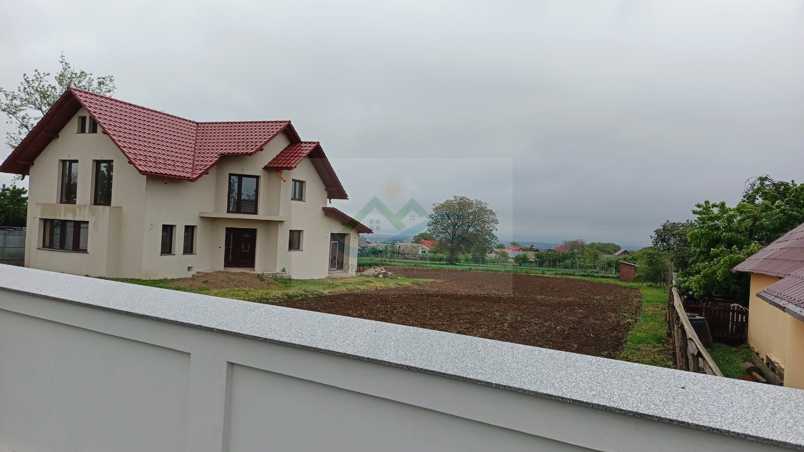 Casă/Vilă Dumbrăveni/Suceava - Poză 2