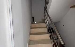 vand casa zona Biserica Noua , P+ET 1 - Poză 6