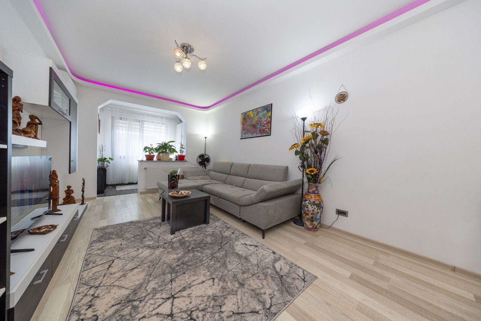 Isaran Coresi-Apartament 3 camere 82 mp loc de parcare si boxa - Poză 2