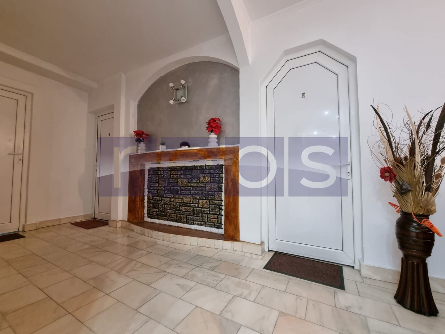 VANZARE HOTEL SI RESTAURANT | 1200MP UTILI | ZONA EROII REVOLUTIEI - Poză 5