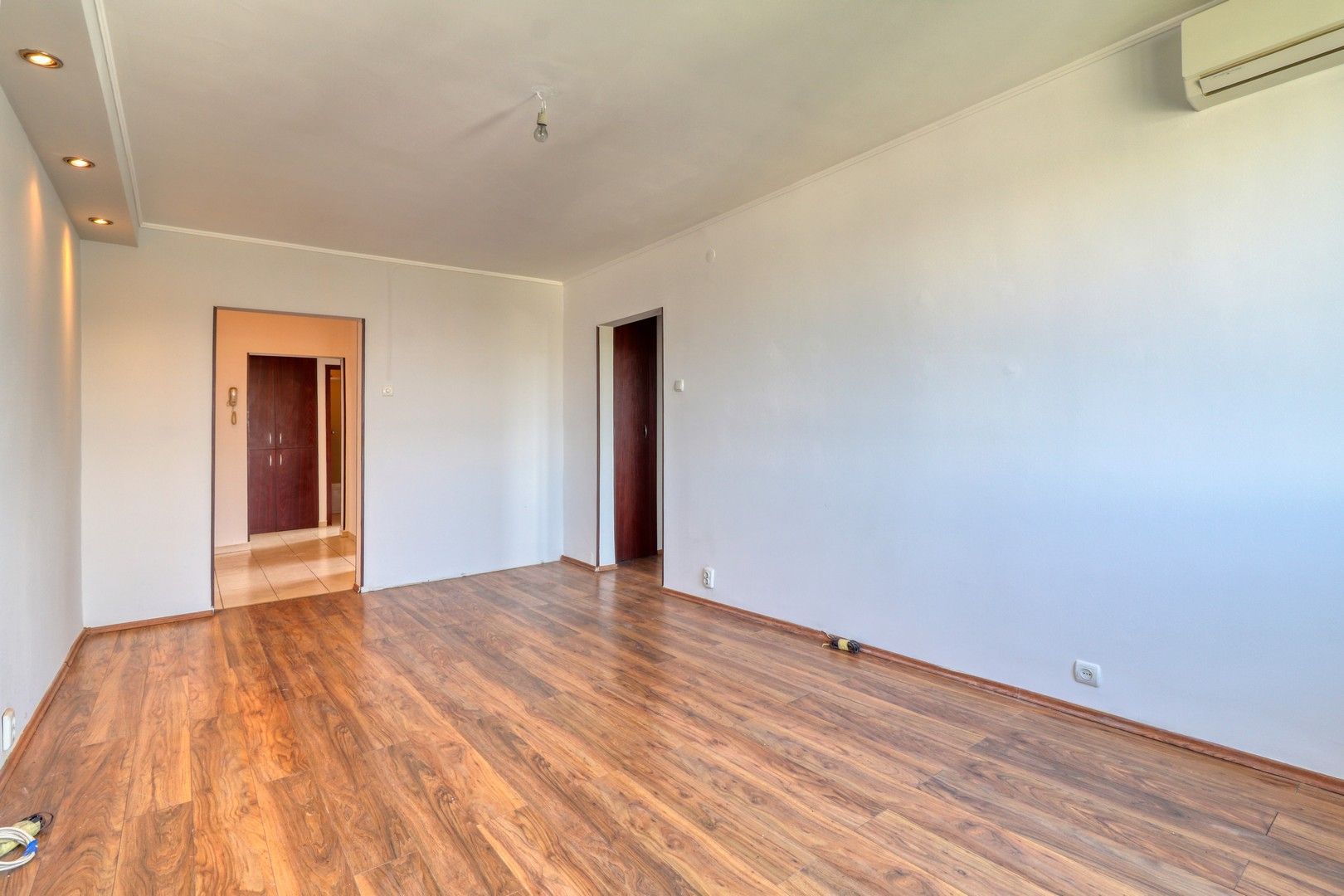 Oportunitate! Apartamanent de 3 camere- 70 mp, comision 0% - Poză 3