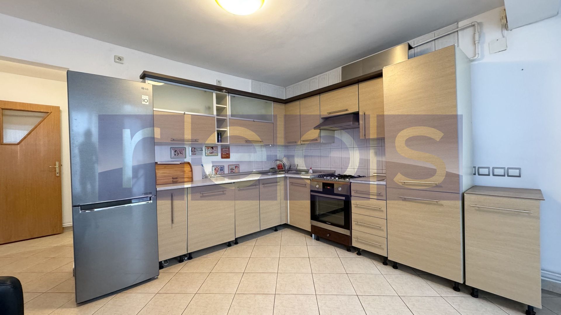 VANZARE CASA SPATIOASA SI LUMINOASA | ZONA CRANGASI / GIULESTI | TEREN 300 MP - Poză 4