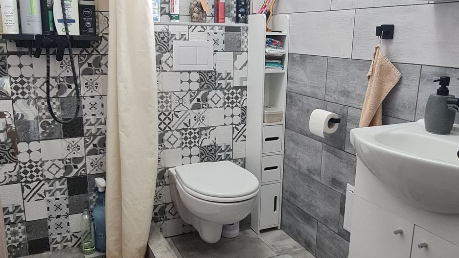 Casa mobilata si utilata in Cartier Izvor Tarlungeni Brasov - Poză 3