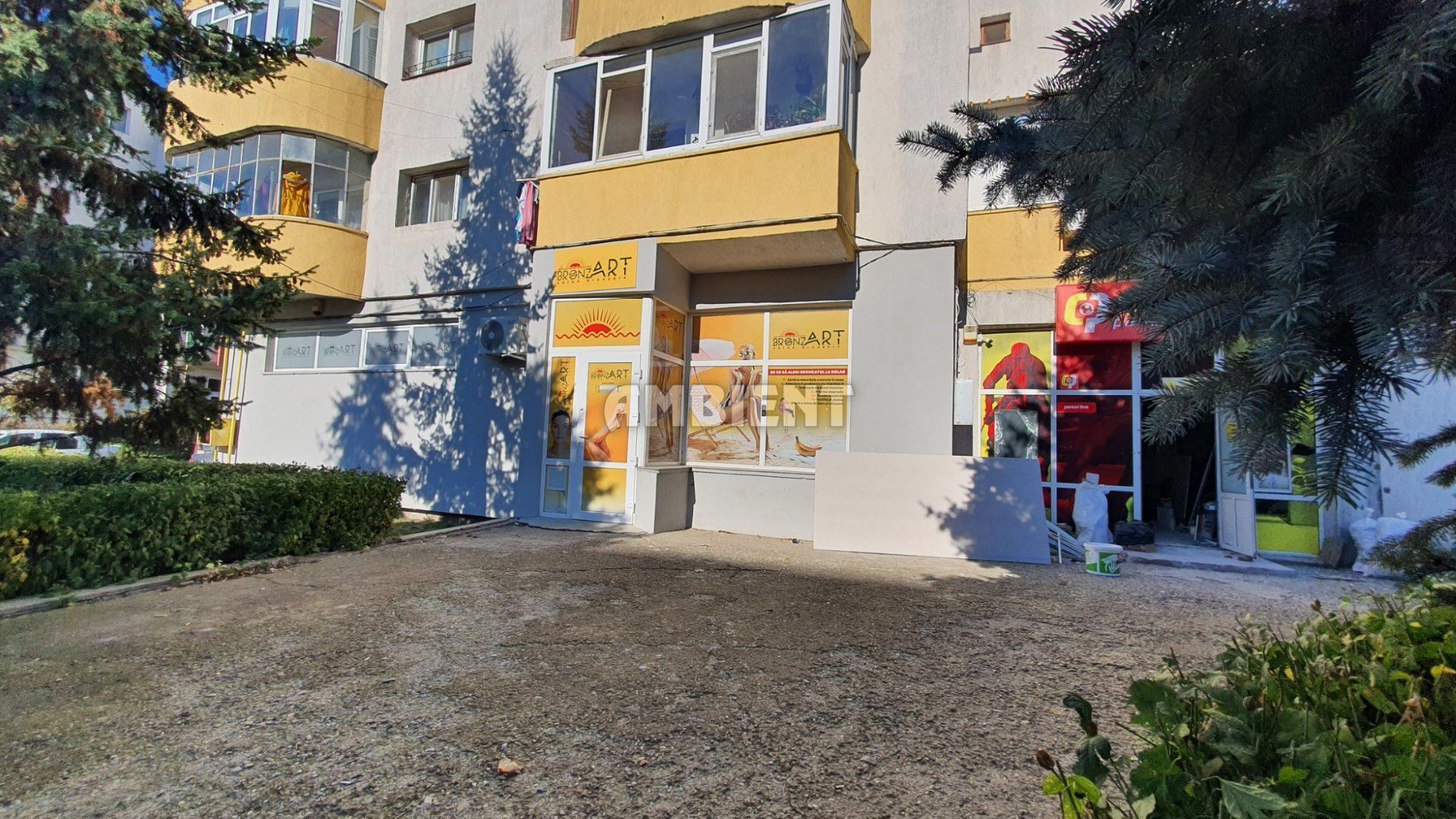 DE ÎNCHIRIAT - Spațiu comercial 90 mp, zona TRAIAN; - Poză 1
