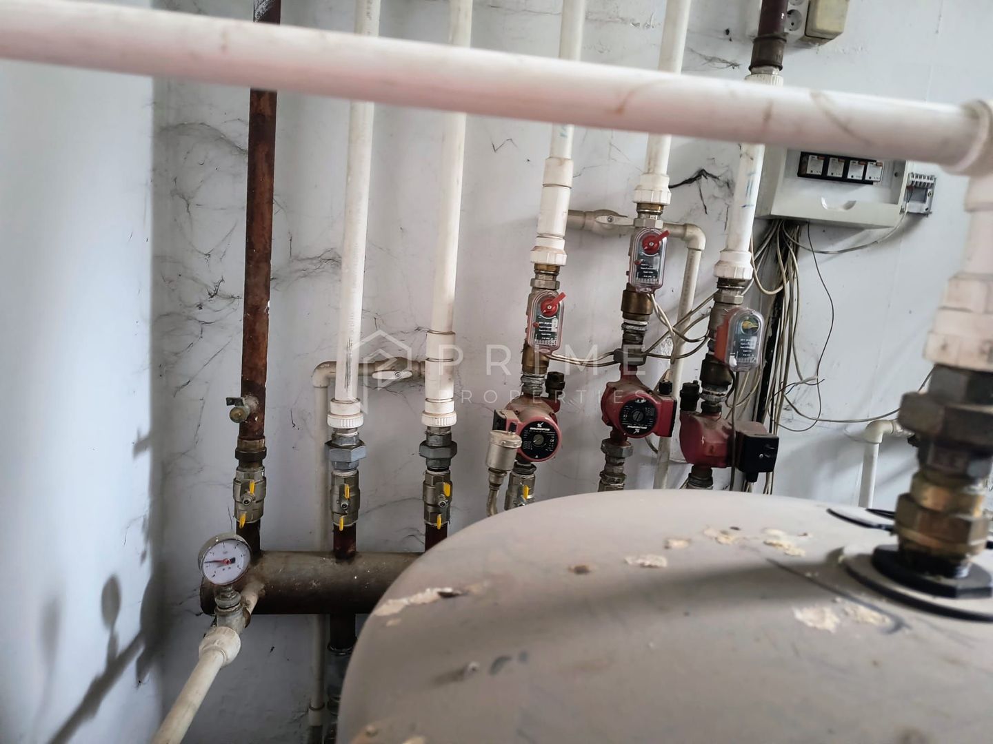 Clădire multifuncțională de vânzare – comerț, birouri și producție. - Poză 10