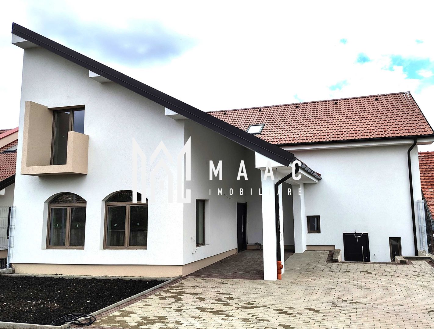 Casa Rezidentiala |7 Camere | 418 MP | Șura Mică - Poză 1