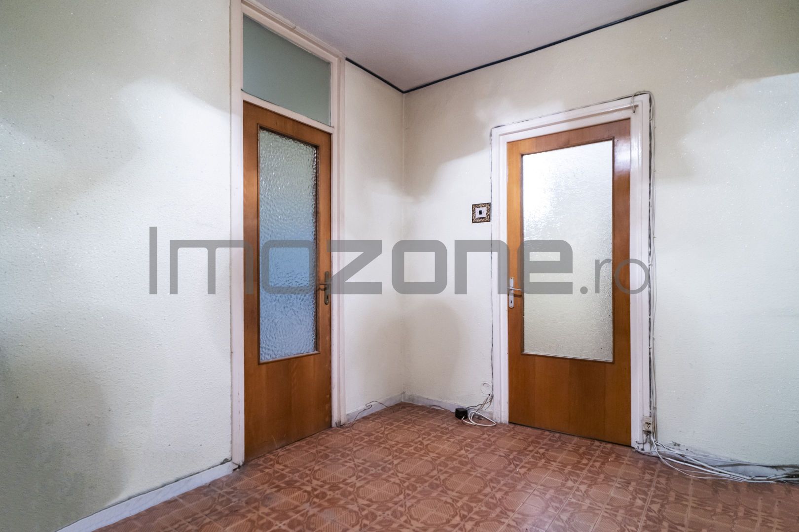 Drumul Taberei 3 camere, 4/10, bloc stradal, c-tie 1980, bucatarie mare, 2 bai - Poză 9