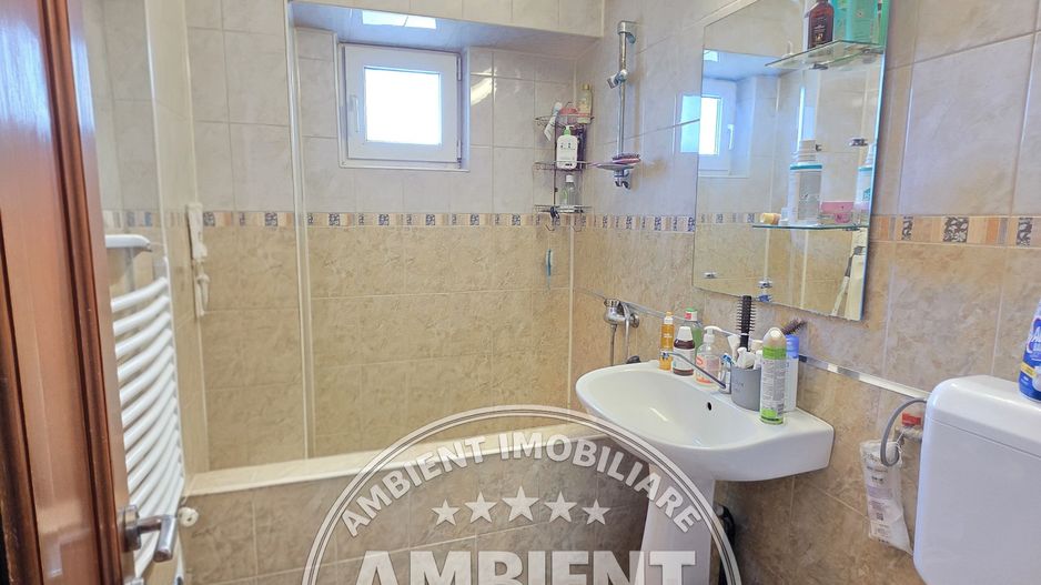 APARTAMENT CU 3 CAMERE, 75 MP, MOBILAT ȘI UTILAT – VASLUI, ULTRACENTRAL; - Poză 9