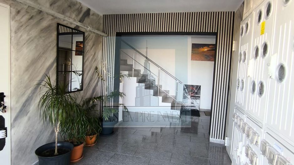 De vanzare un superb apartament de 2 camere in zona Tractorul - Poză 1