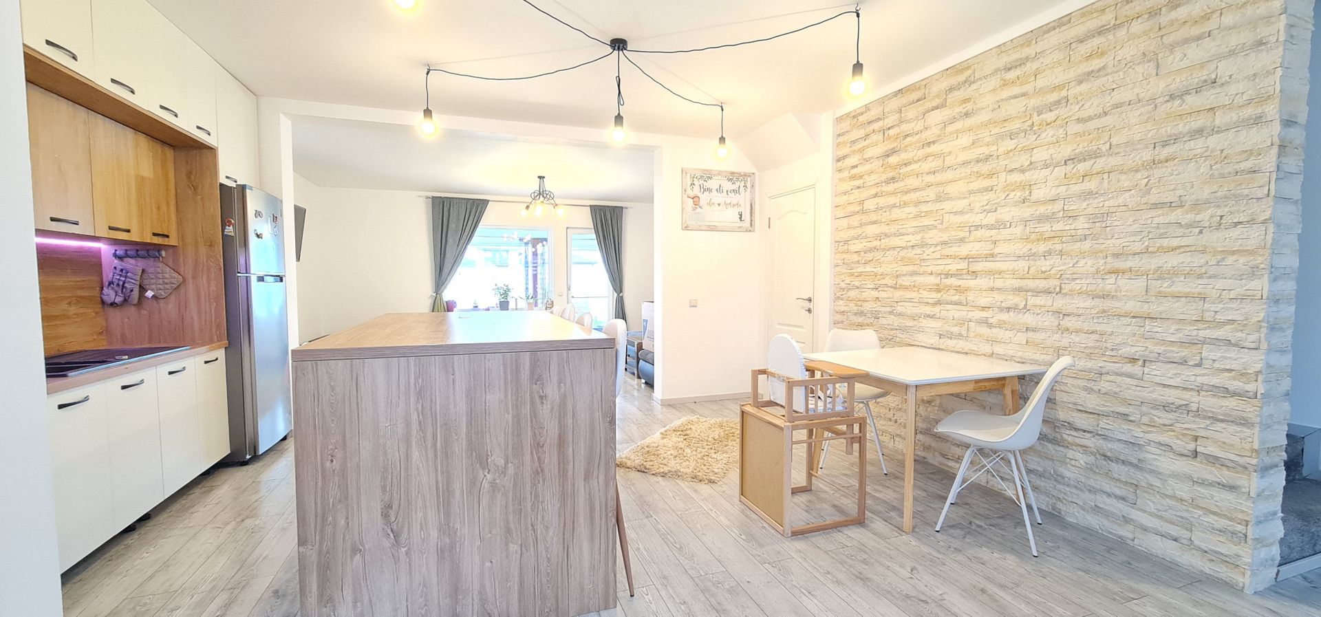 Casa 4 camere finalizata mobilata utilata cartier Izvor Tarlungeni - Poză 1