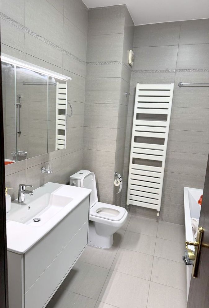 Apartament de lux- Faleza Dunarii - 106 mp, mobilat si utilat premium - Poză 16