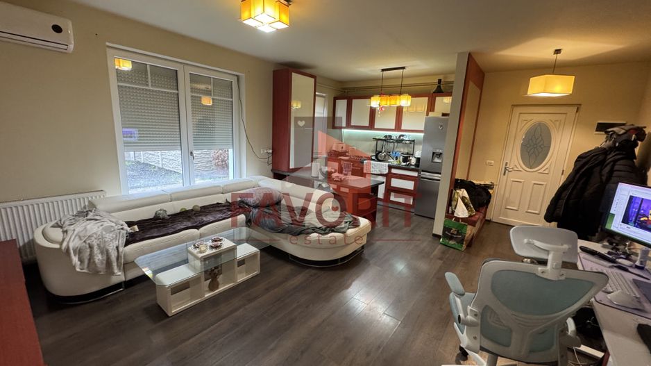 Gradina in CF de 63 mp. Mobilat si utilat. Pozitie excelenta - Poză 3
