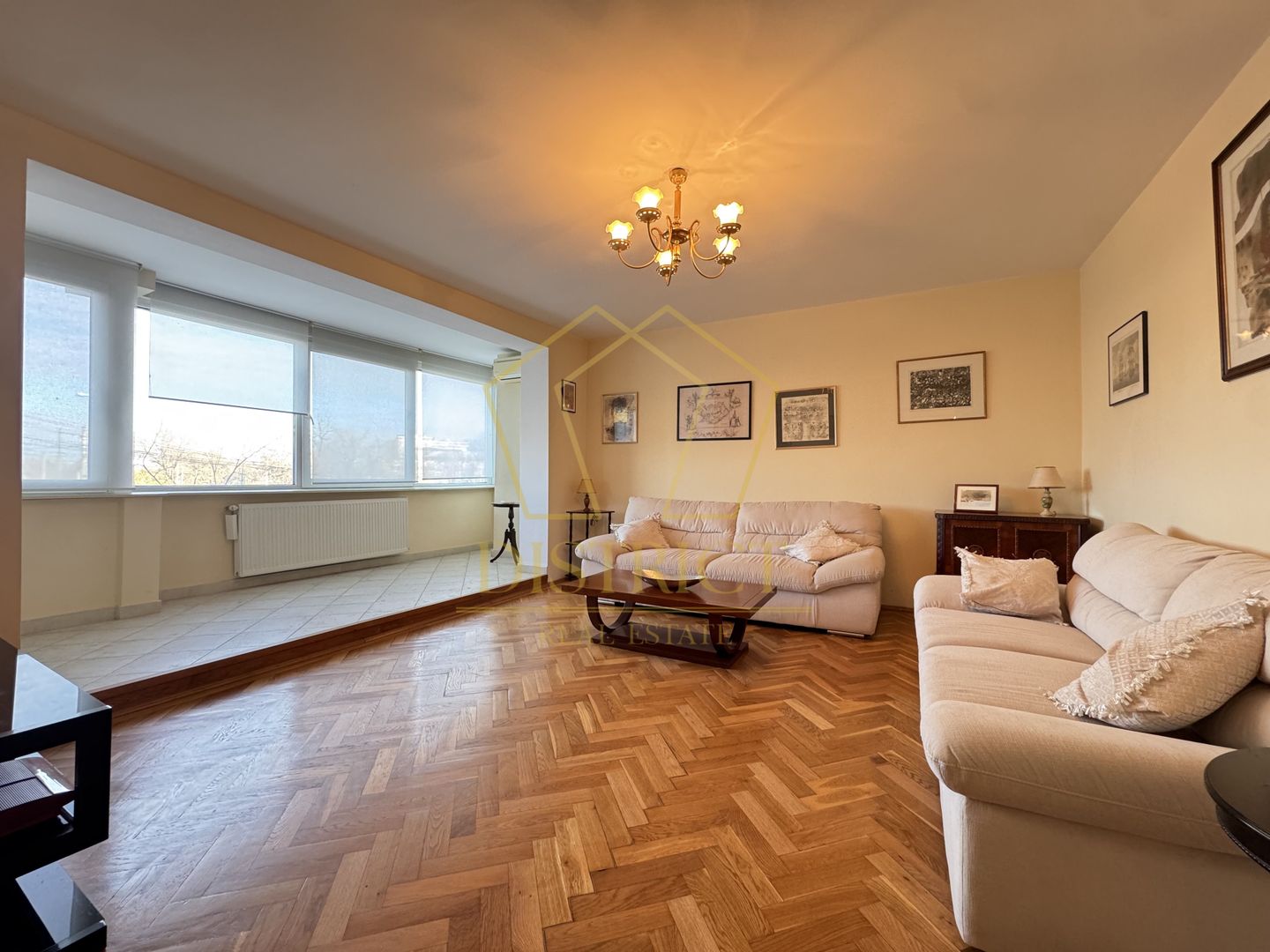 Apartament spatios cu 4 camere si garaj | Spitalul Judetean - Poză 2