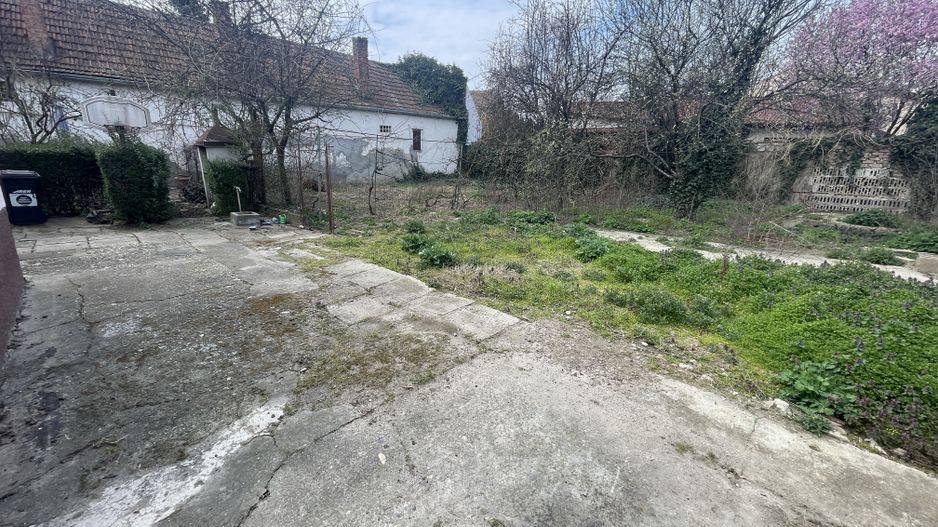 Casa de vanzare cu teren 572 mp si front generos 21 ml - Poză 2