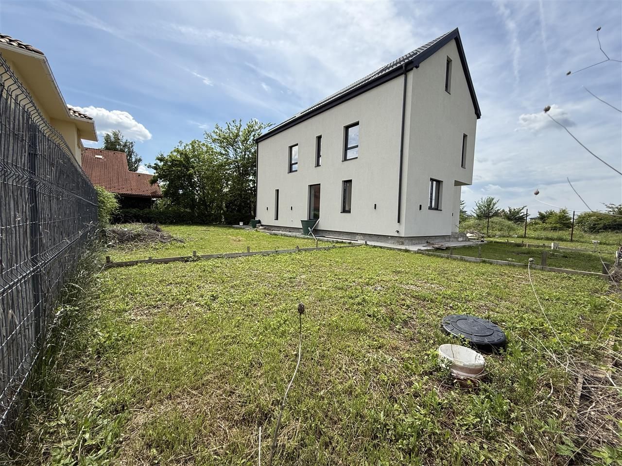De vanzare Vila Str. Daliei - Petresti Corbeanca Ilfov - Poză 3