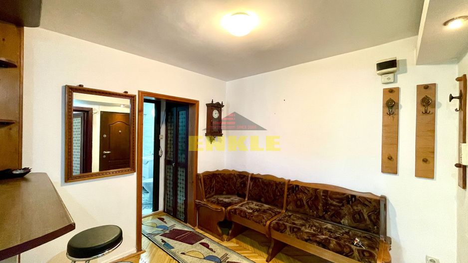 De vanzare apartament cu doua camere decomandat, zona Bazar - Poză 2