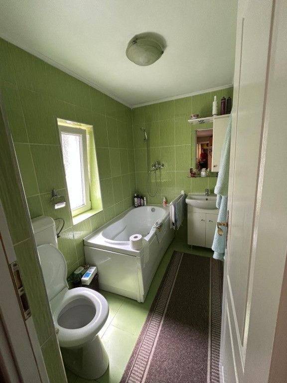 De vânzare casă cu etaj - Poză 8