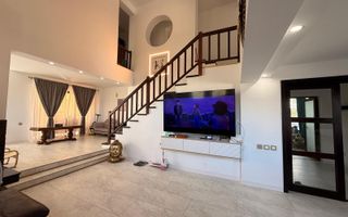 Casa de Vânzare la 4 km de Onești - Poză 12