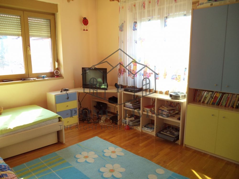 VILA - 4DORMITOARE SI GRADINA DE 300 MP LA INCHIRIERE IN IANCU NICOLAE - Poză 10