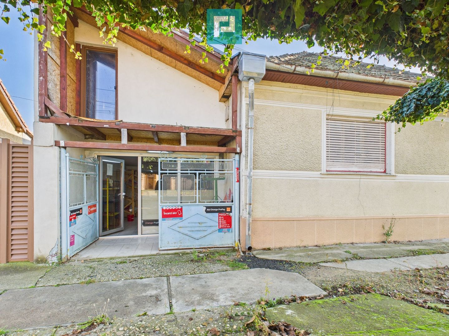 Casă+spaţiu comercial în Ghioroc, vânzare în rate - Poză 1