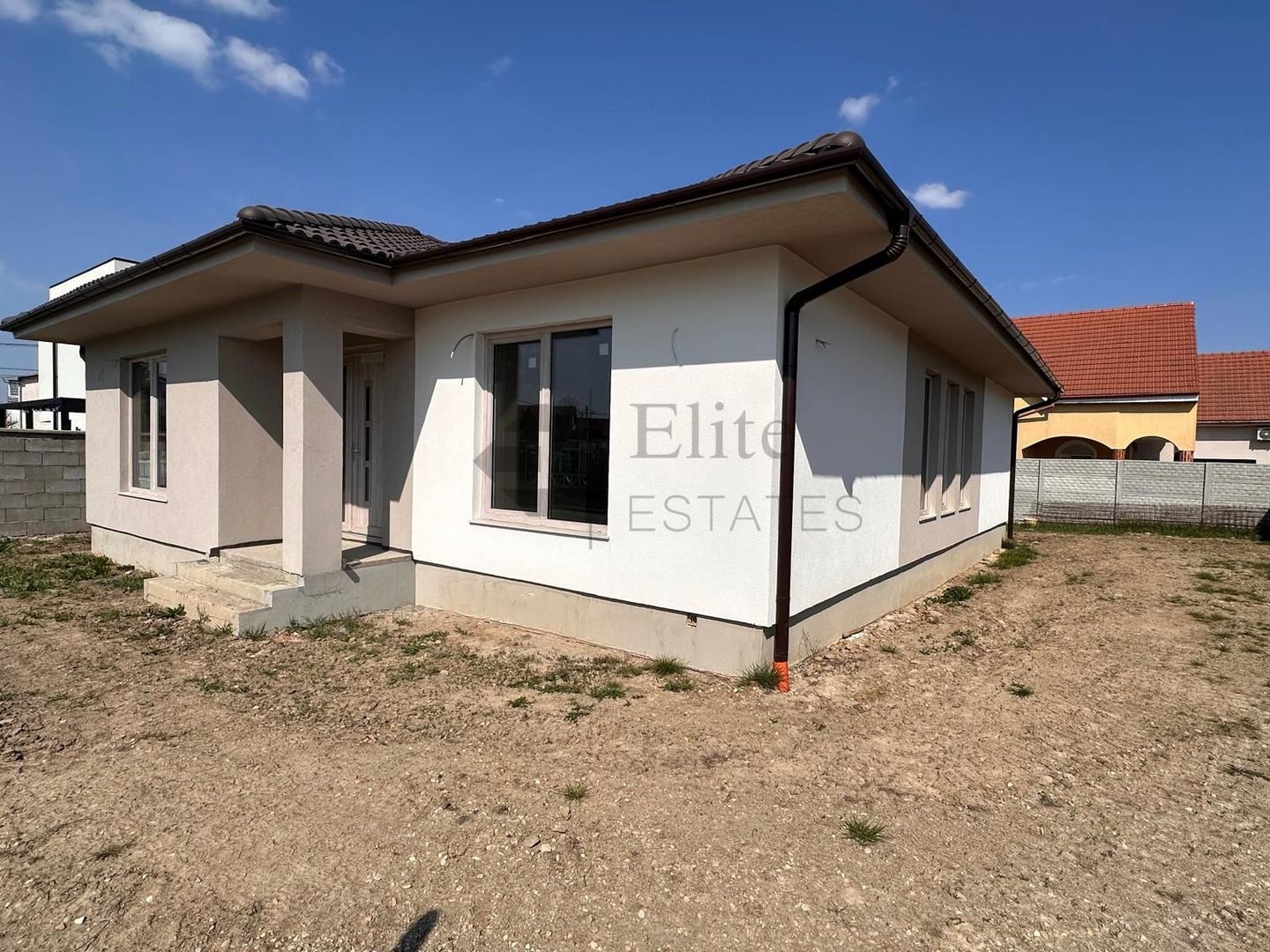 Casă de vânzare cu 4 camere în Sânmartin, Bihor - Poză 1