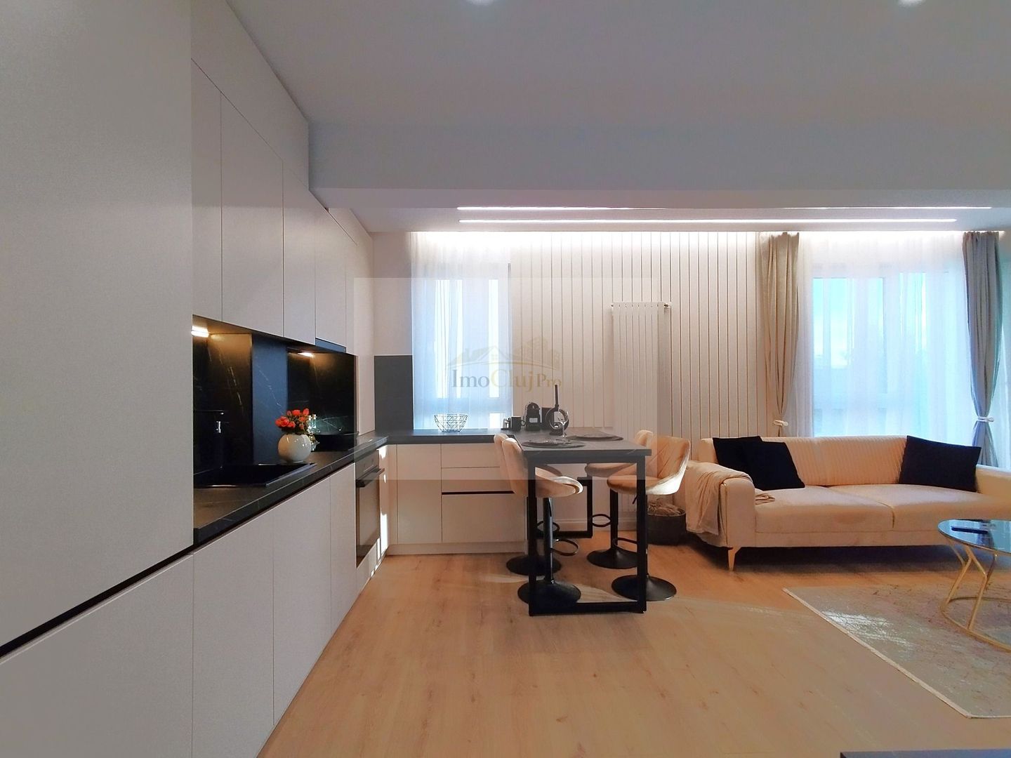 🌟 Apartament vanzare 2 camere, ultrafinisat, parcare, zonă centrală - Poză 4