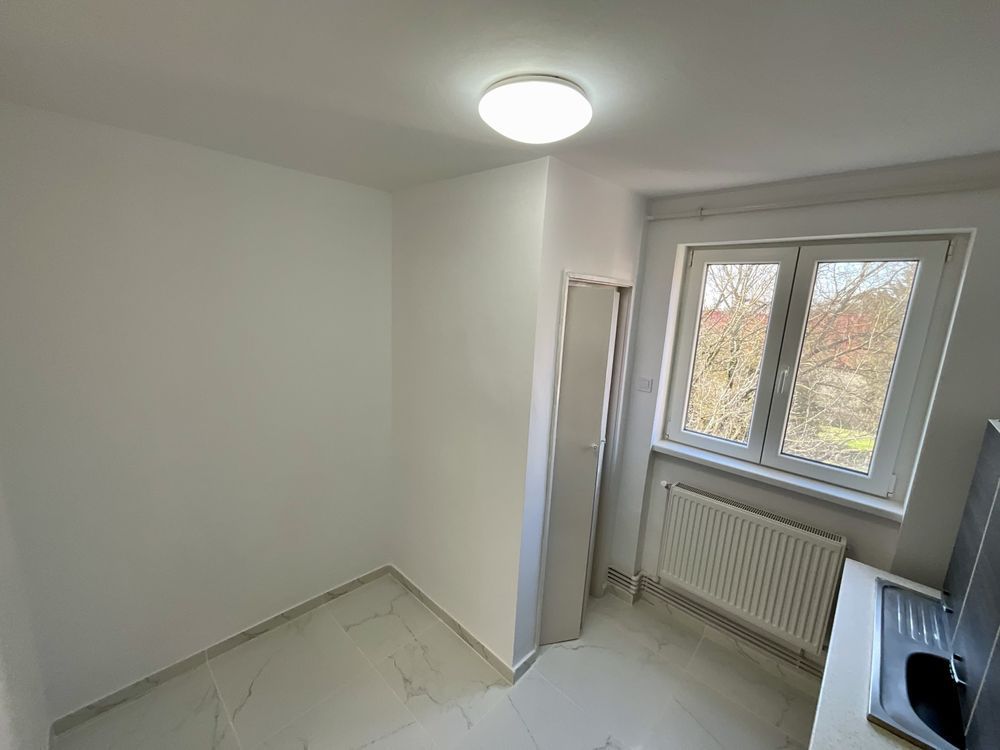 BRASADAS vinde ap 2 cam central etaj 3/4. - Poză 3