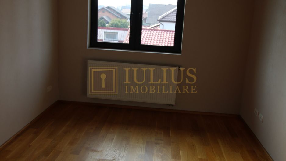 Braytim; 3 dormitoare, living saptios cu semineu. - Poză 14