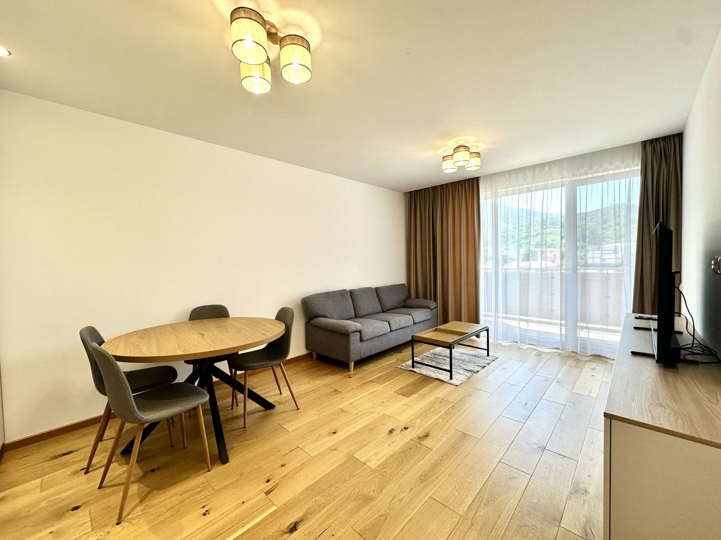 Apartament cu 3 camere decomandat de inchiriat, Urban Plaza - Poză 1