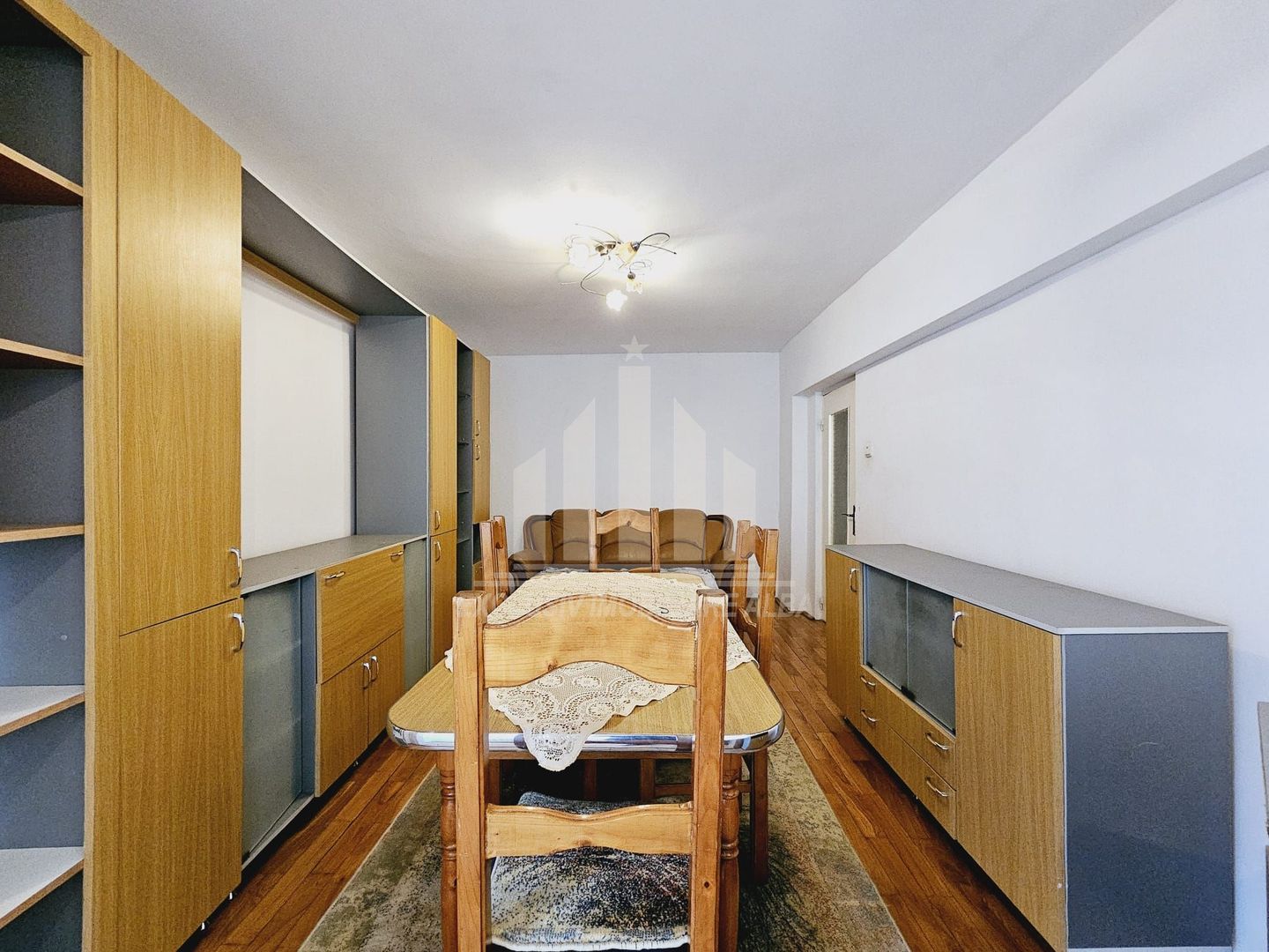 Apartament cu 3 camere decomandate, Cetate - Poză 2