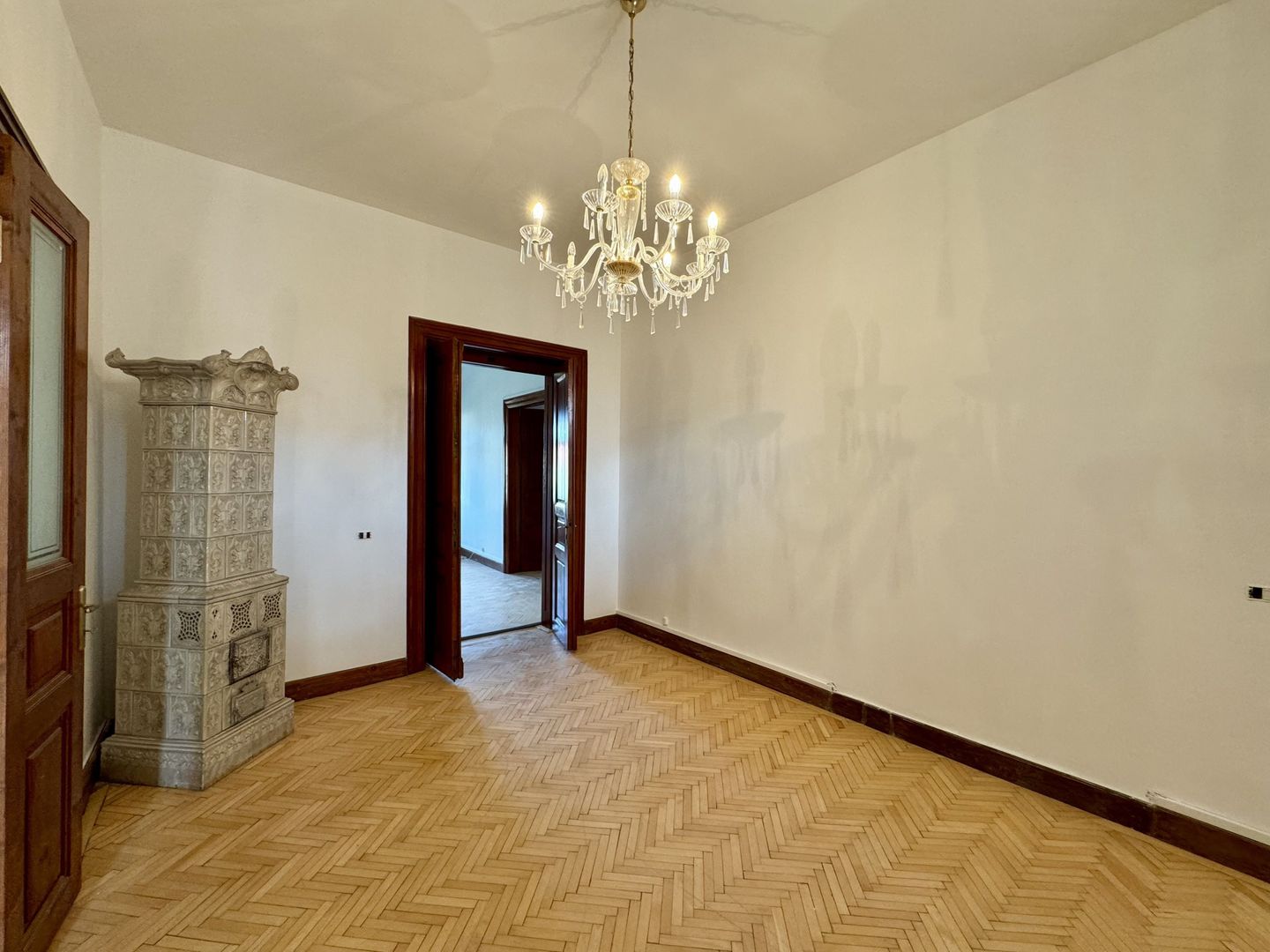 Apartament in clădire istorică P-ta Plevnei cu vedere parc - Poză 30