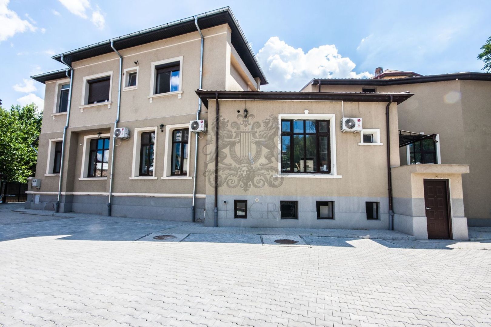 Vanzare | Apartament Tip Vila | Marasesti | Renovat Complet - Poză 1
