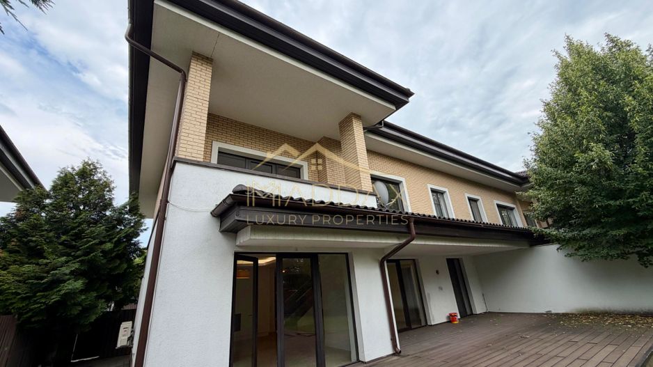 Vila cu 9 camere *900 teren* & piscina privata // Pipera - Poză 51