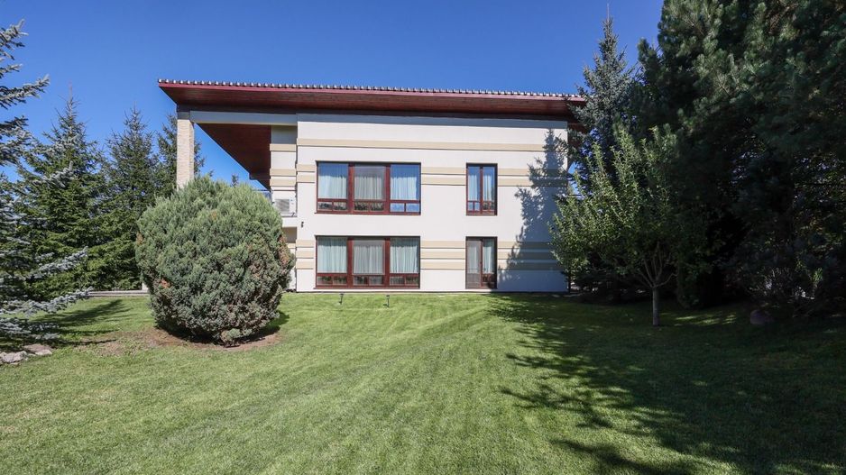 Casă deosebită de vânzare în Sânpetru | Teren 1400 mp - Poză 1