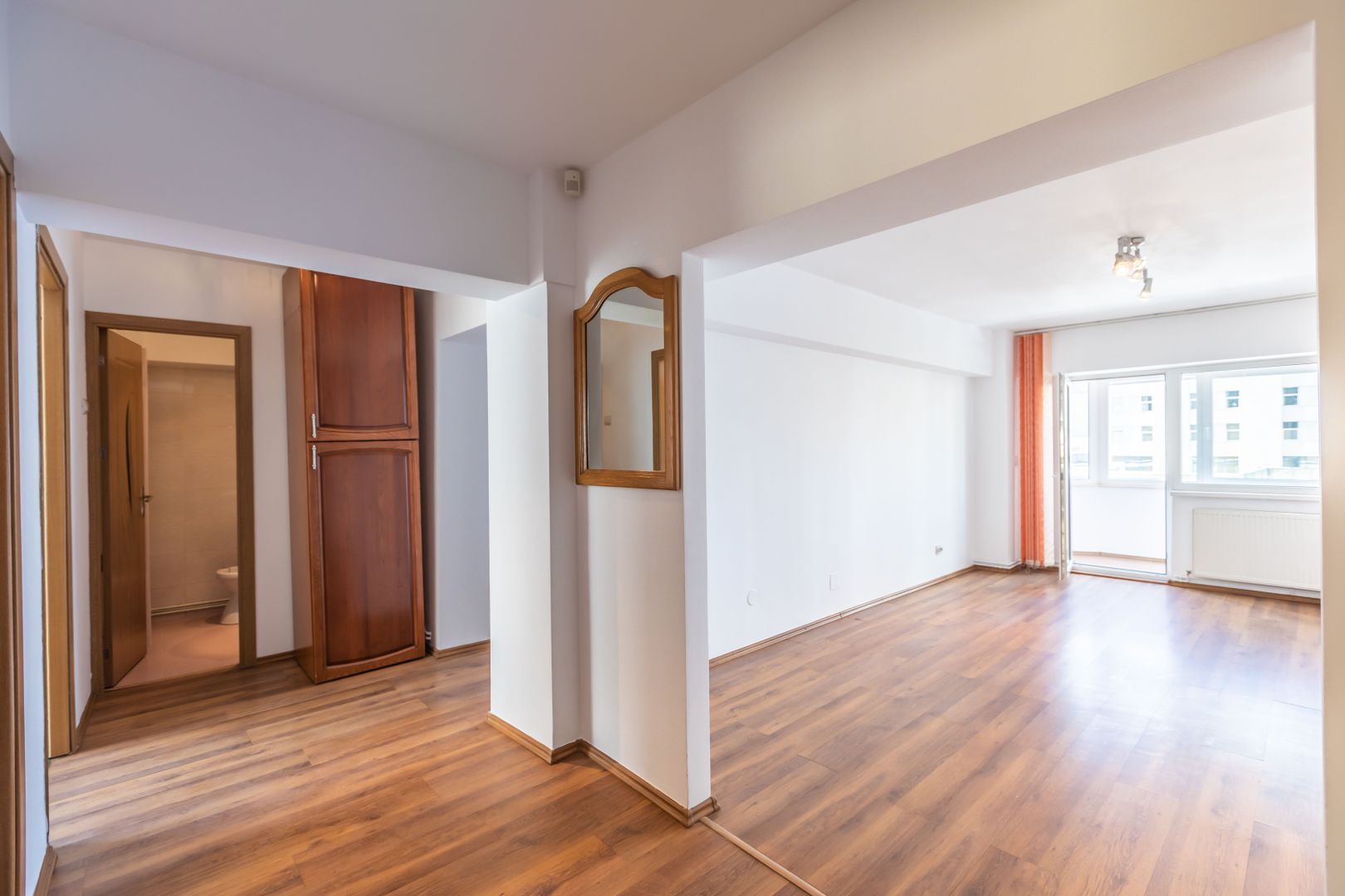 Oferta rezervata! Apartament Spațios de Închiriat | Centru Civic, Brașov - Poză 1