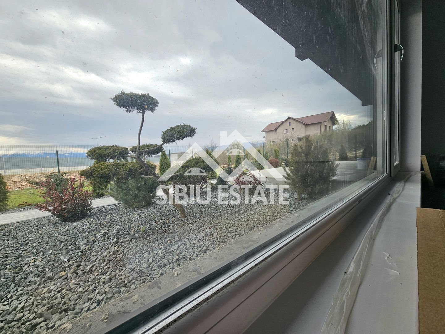 Casa moderna terase panoramice, garaj, curte mare - Poză 10