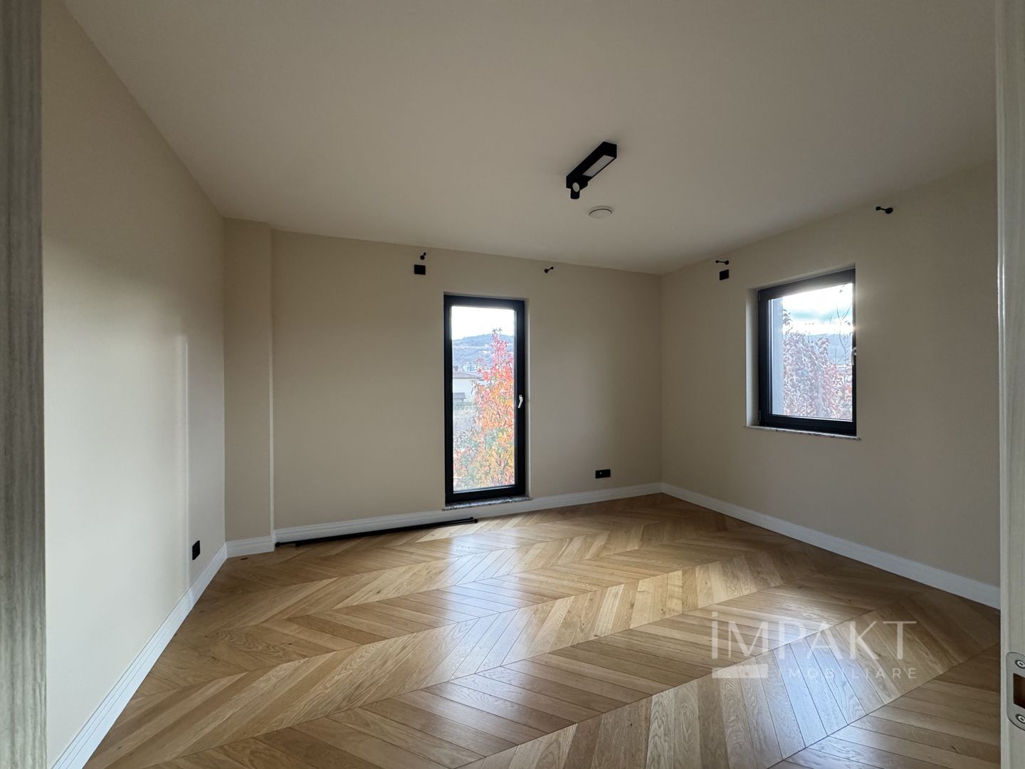 Casa moderna de inchiriat cu 4 camere in cartier Terra Floresti! - Poză 17