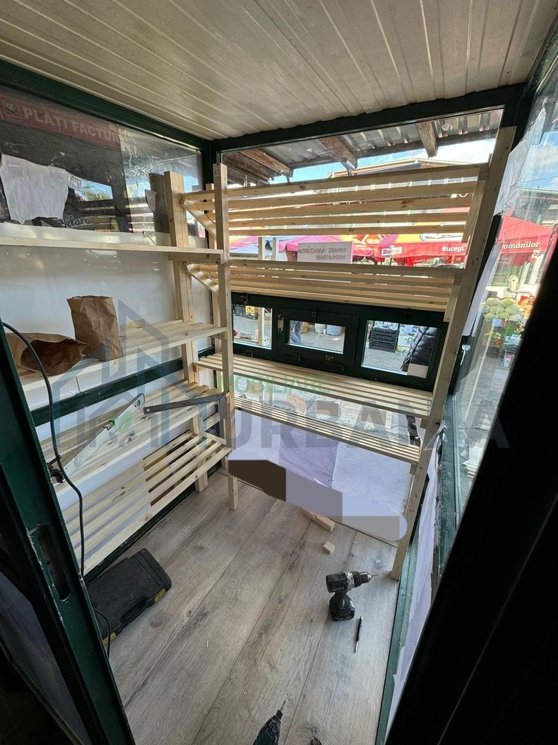 Tonetă/Chioșc de vânzare în Piața Alexandru cel Bun, Iași - Poză 2