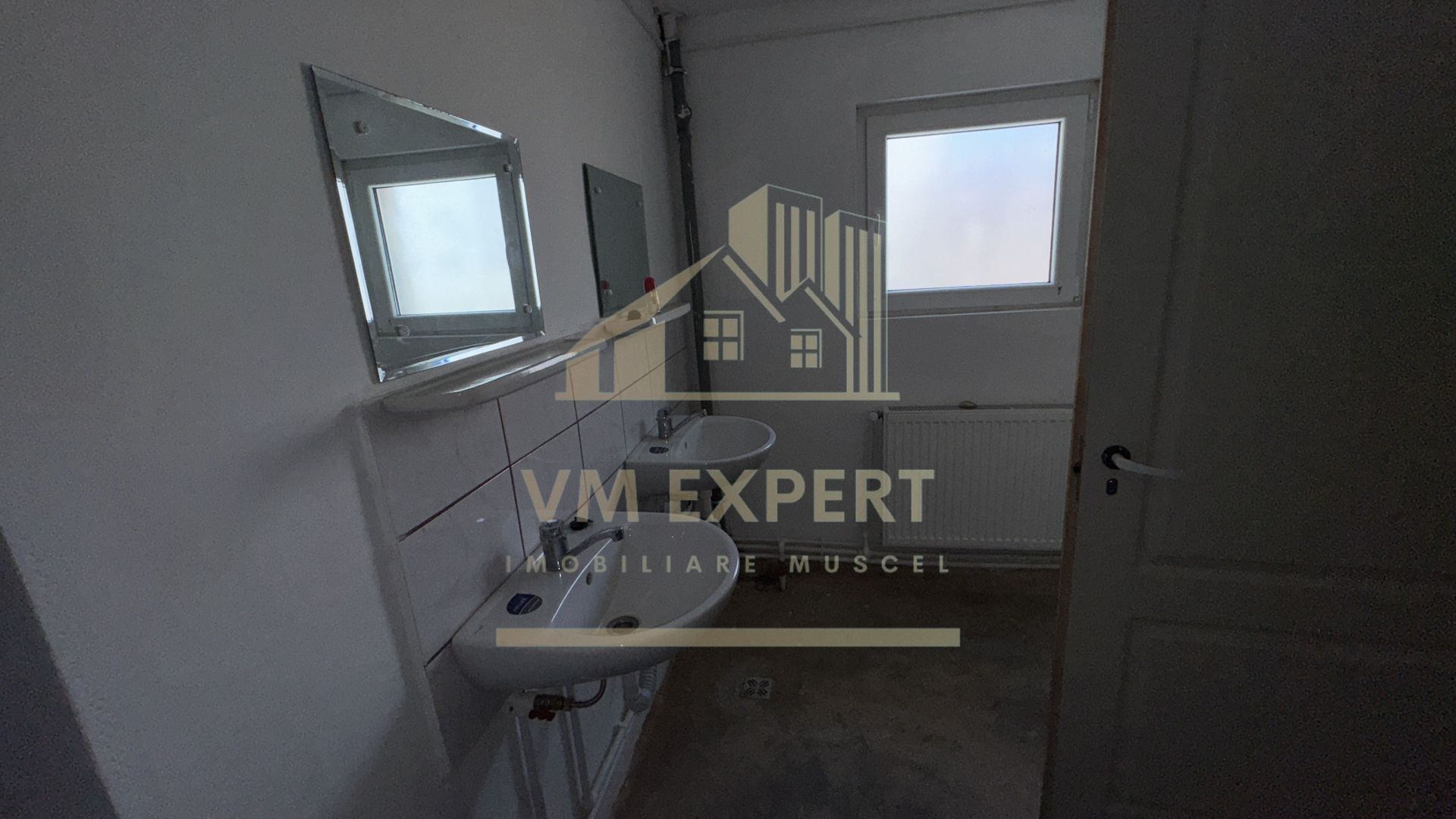 BLOC DE GARSONIERE P+4 SUPRAFAȚĂ UTILĂ 2135MP TEREN 2967 MP CĂMPULUNG - Poză 25