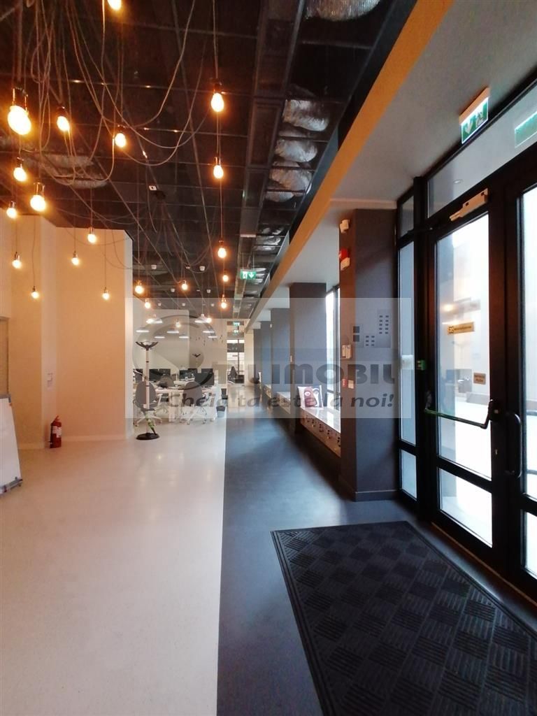 Spatiu Comercial - Zona P-ta Unirii 520 mp- 15 Euro/mp - Poză 2