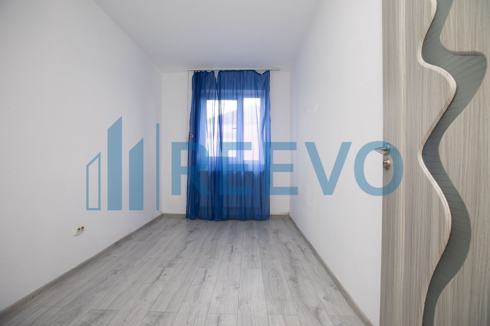 Apartament 3 camere decomandate, Zona Narcisa, Bacău - Poză 4