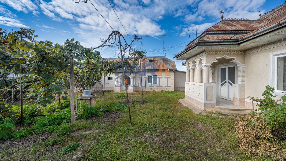 Casă cărămidă 80 mp, teren 1000 mp, colț, 7 km de Roman, Trifești - Poză 2