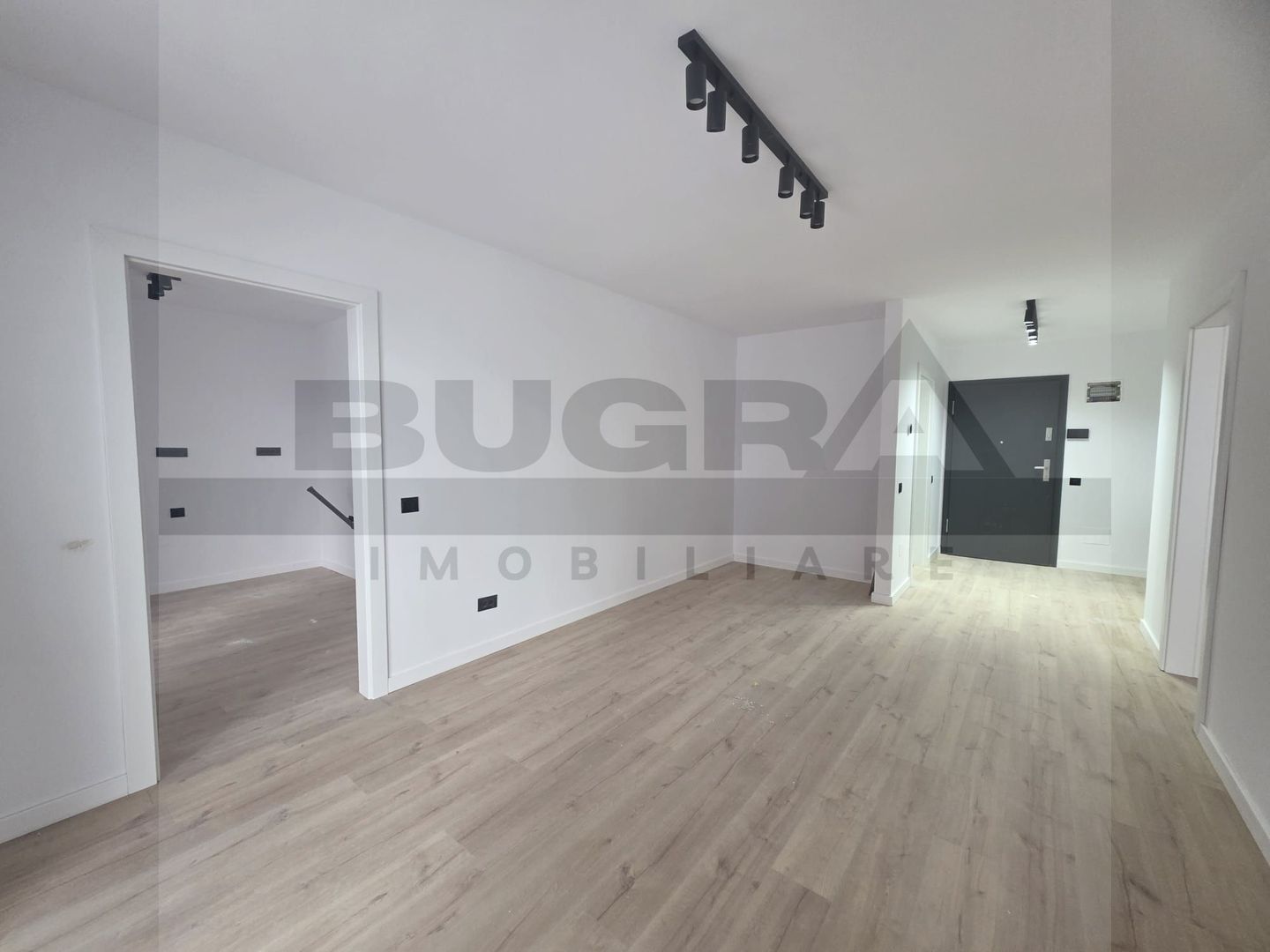 Apartament 2 camere, finisat, parcare, zona Elite - Poză 2