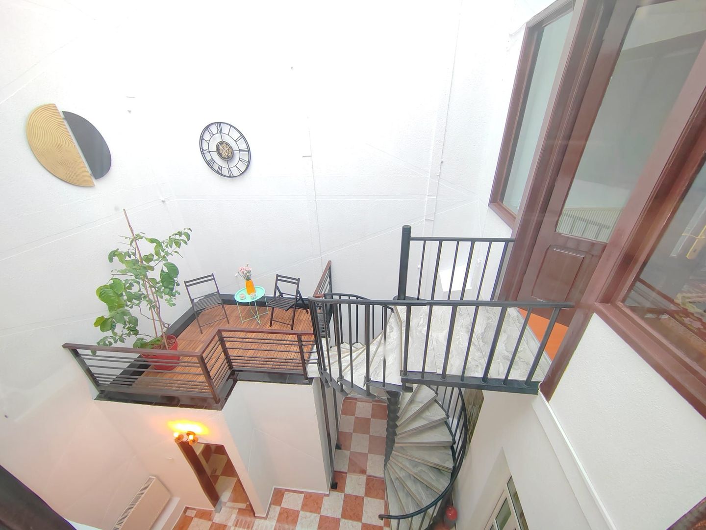 Casă cu șarm istoric lângă Cișmigiu – 6 camere, atrium natural, cramă - Poză 7