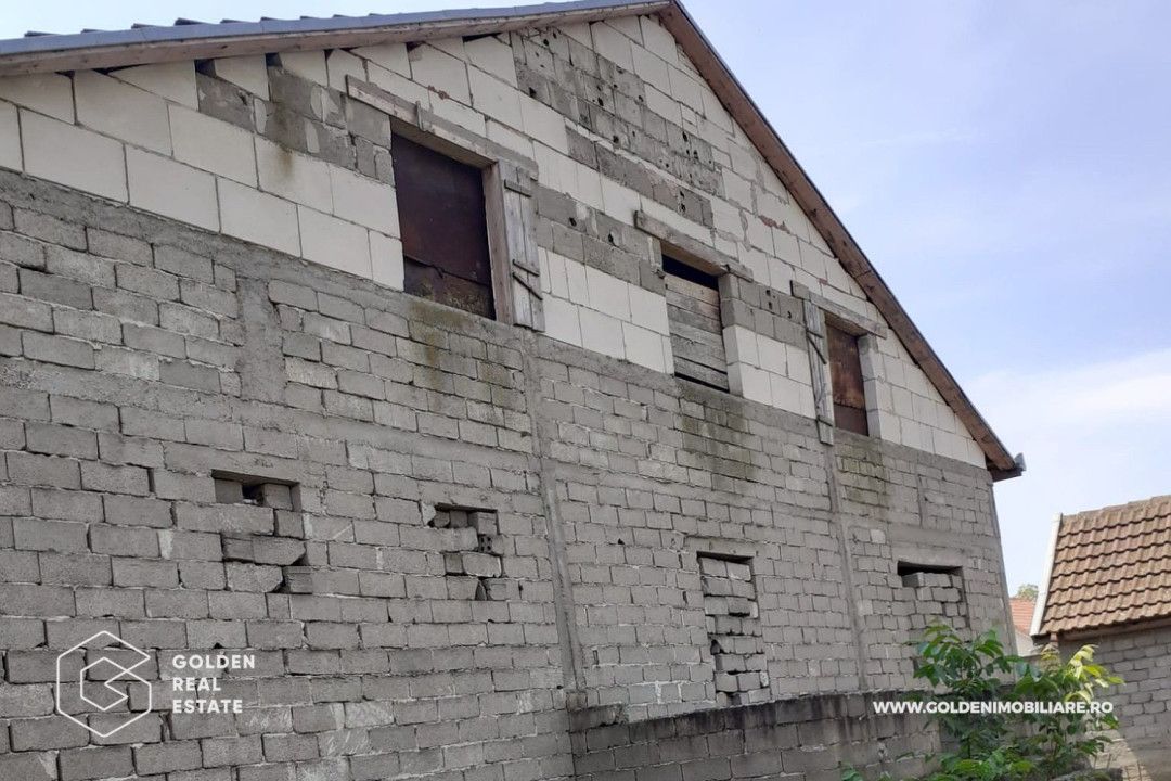 Casa la rosu + teren generos, 2967 mp, localitatea Cicir - Poză 5