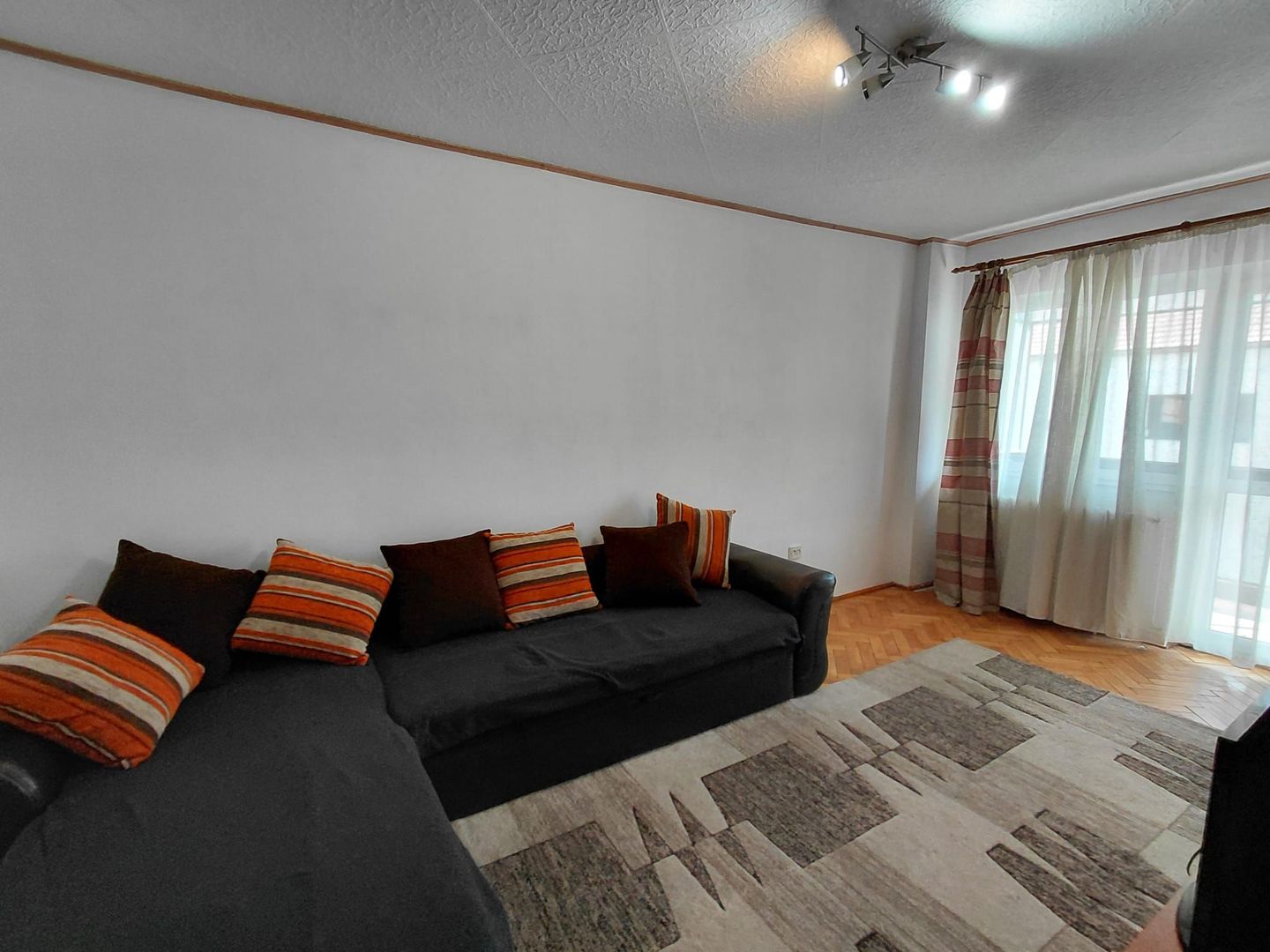 Apartament 2 camere decomandat Strada Intrarea Arieșului - Poză 2