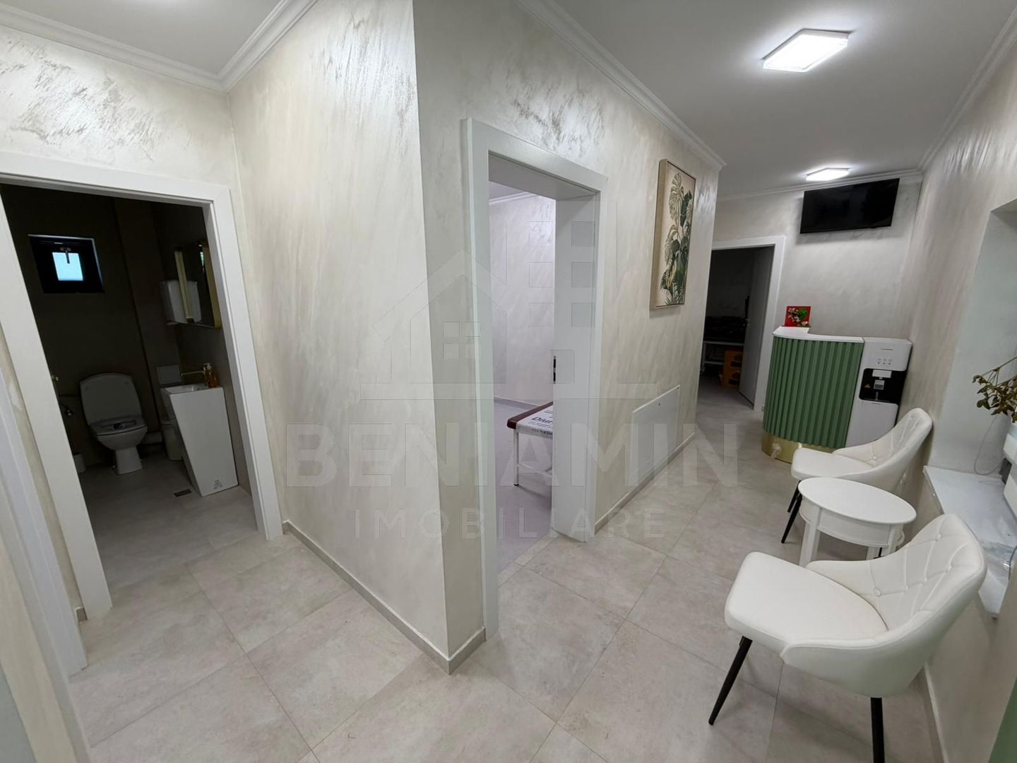 Spatiu modern cabinete medicale parter 50mp Toporasi Promenada - Poză 3