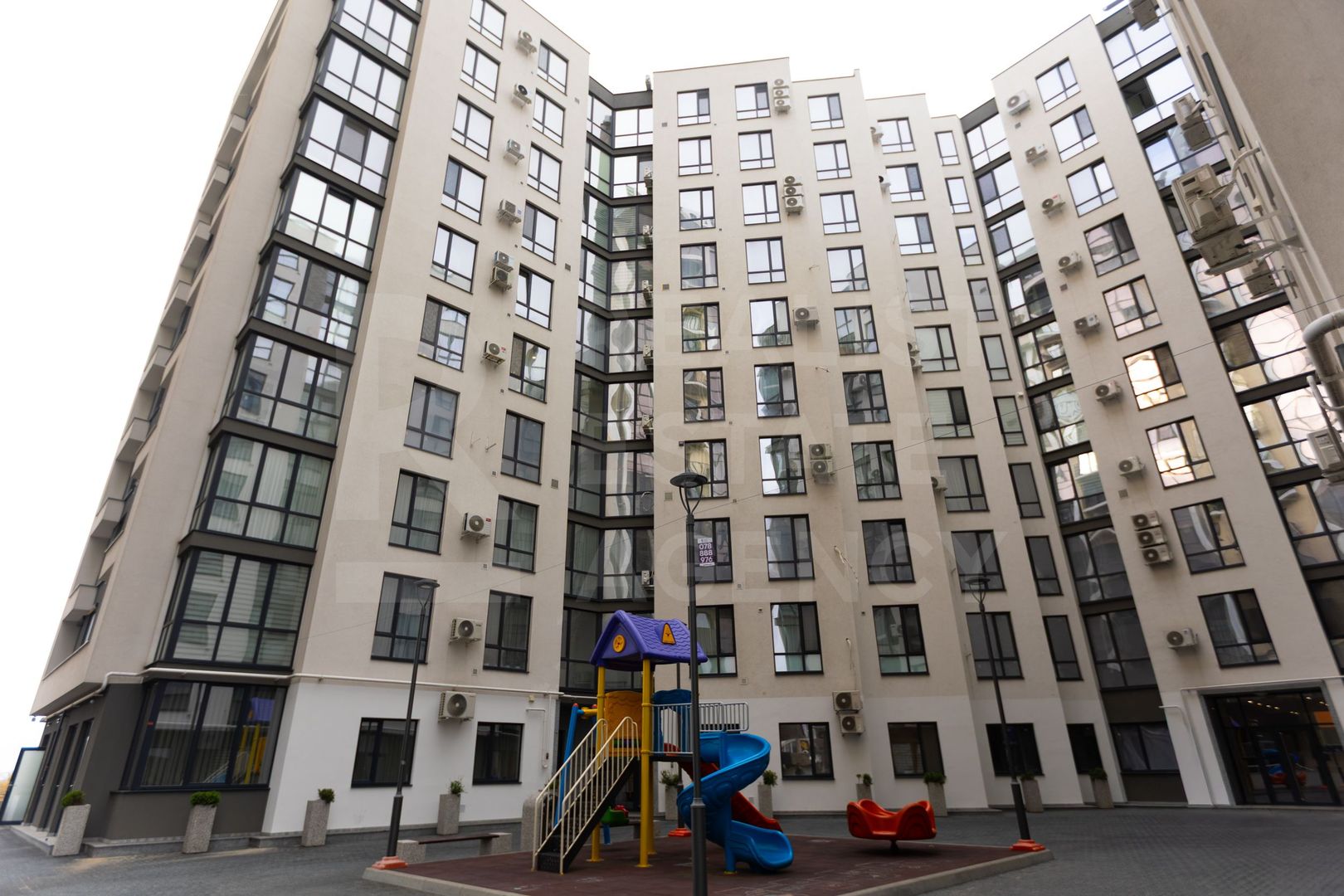 Vânzare, apartament, 2 camere, str. Renașterii Naționale, Râșcani. - Poză 1