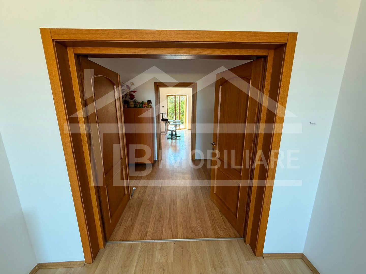 Casa individuala, 10 camere, 753mp, Zona Sancraiu de Mures - Poză 24